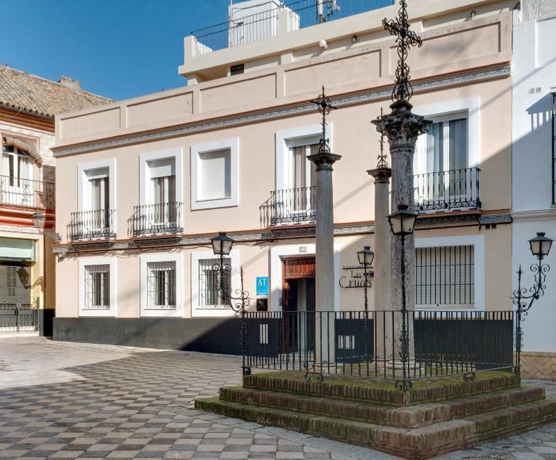 Apartamentos Las Cruces Seville Exterior photo